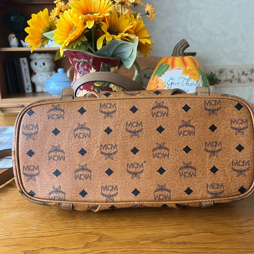 MCM Visetos 2way Leather Tote with COA‎ - Picture 6 of 12
